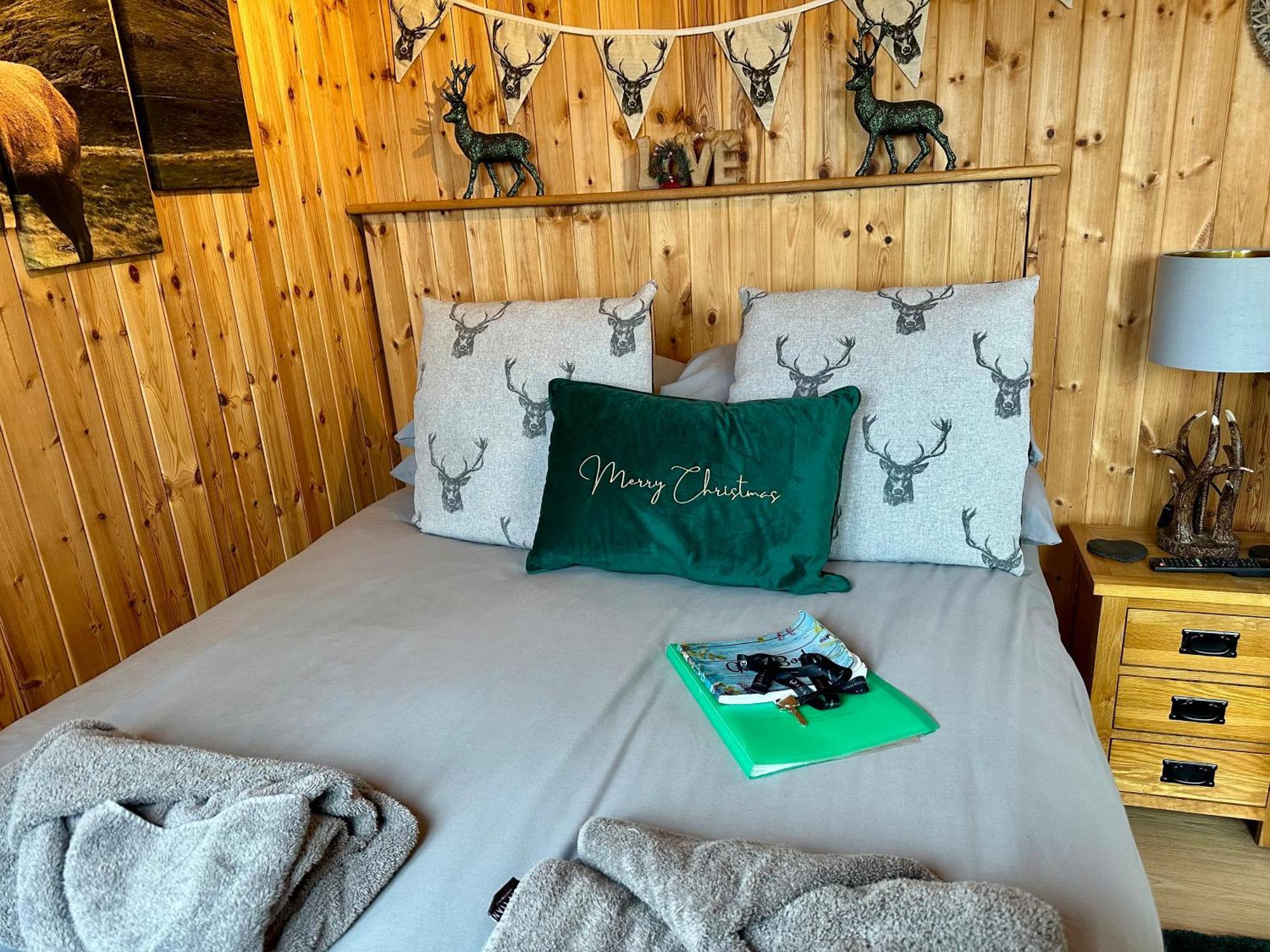 Stags Hide Hotel Minwear Exterior photo